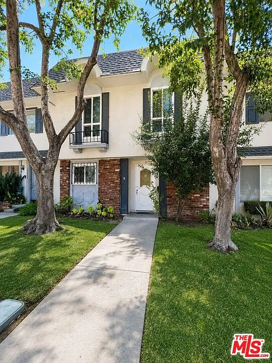 3 bed, 3.0 bath, 1363 sqft, $3,450 — Photo 1