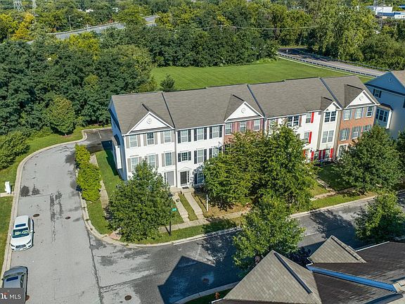 3rd image of 3322 Goldeneye Cir