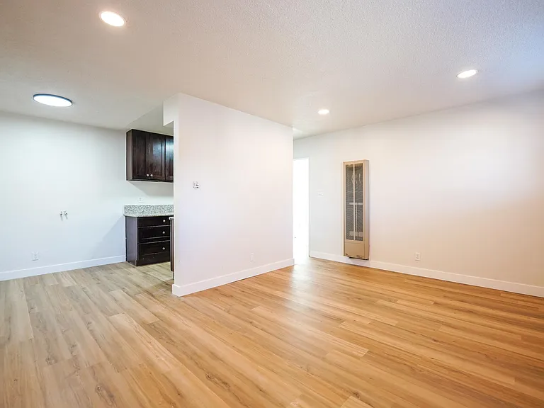 1020 W 11th St #1020 — Photo 15