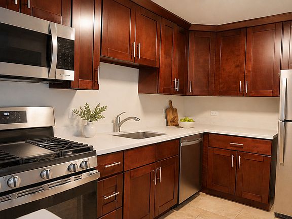 2nd image of 110 W Butterfield Rd APT 307S