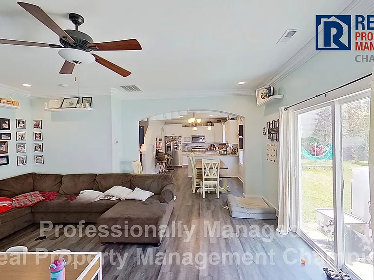 241 E Ivybridge Dr — Photo 4
