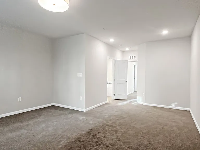 3201 Tribune Ct — Photo 8