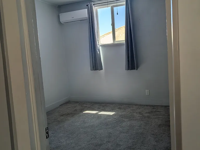 70 Pittsburg Ave — Photo 12
