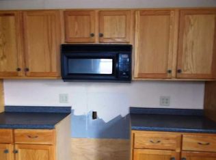 412 N Main St, Farmland, IN 47340