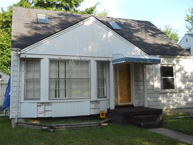 2nd image of 18545 Huntington Rd