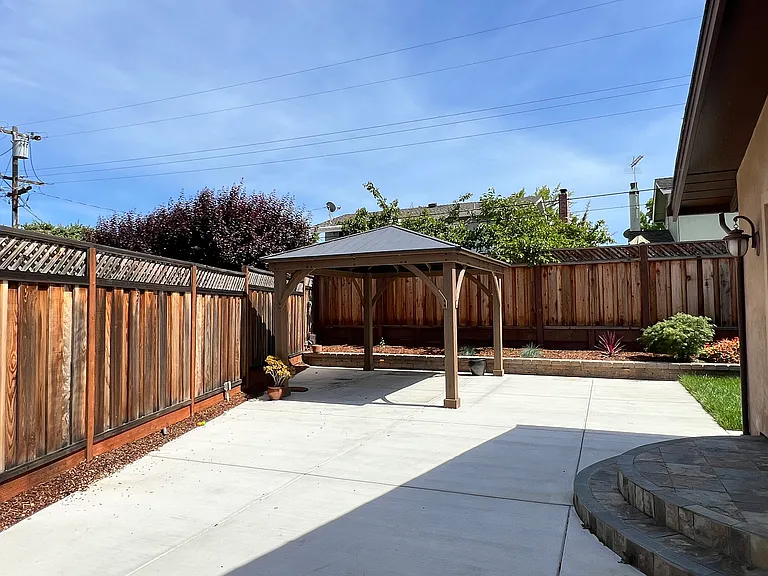 5072 Hawley Ct — Photo 23