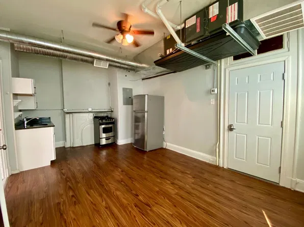 2337 W Clifton Apartments