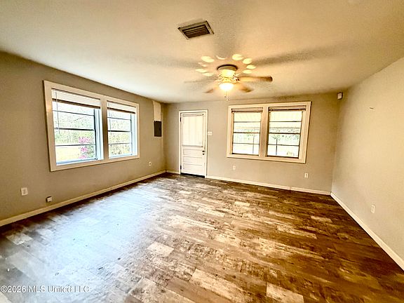 2nd image of 714 Frasier Dr