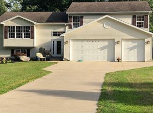 12813 Westwood Ln, Wayland, MI 49348