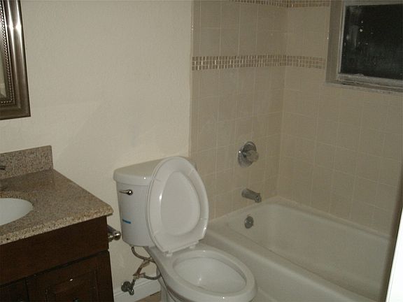 5th image of 5135 Grant Ln