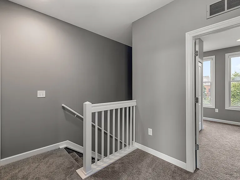 527 Lewis St — Photo 24