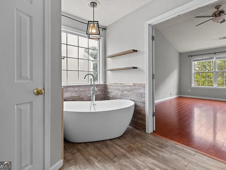 2315 Hiawassee Dr — Photo 26