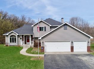 3425 Rolling Hills Dr, Eagan, MN 55121