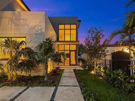 5th image of 2175 SW 25th St