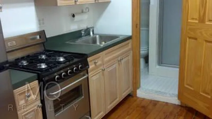 Rented by MQ Realty LLC | media 10