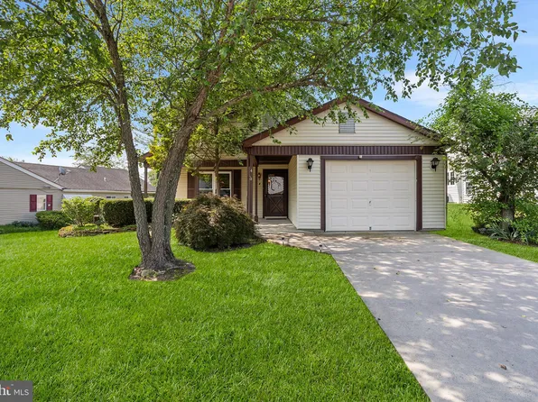 4 Maidstone Pl, Southampton, NJ 08088
