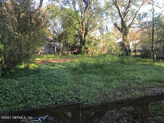 2nd image of 879 Melson Ave