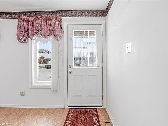 5th image of 122 Bunting Rd #68