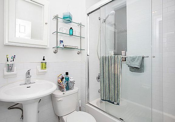 3rd image of 321 W 94th St APT 1W