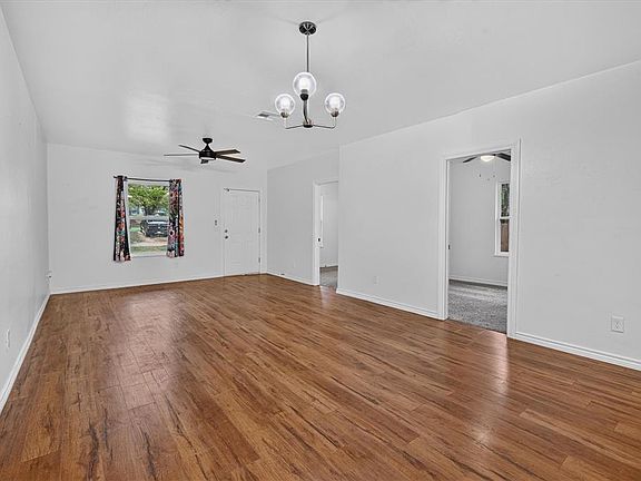 4th image of 609 E Grant Ave