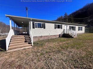 133 Ball Ln, Jeffrey, WV 25114