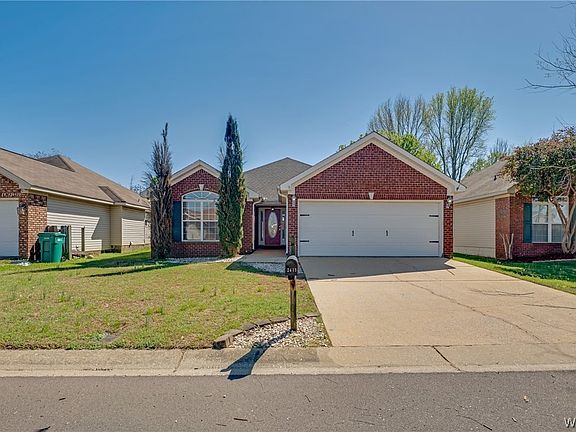 3rd image of 2413 Stardust Dr