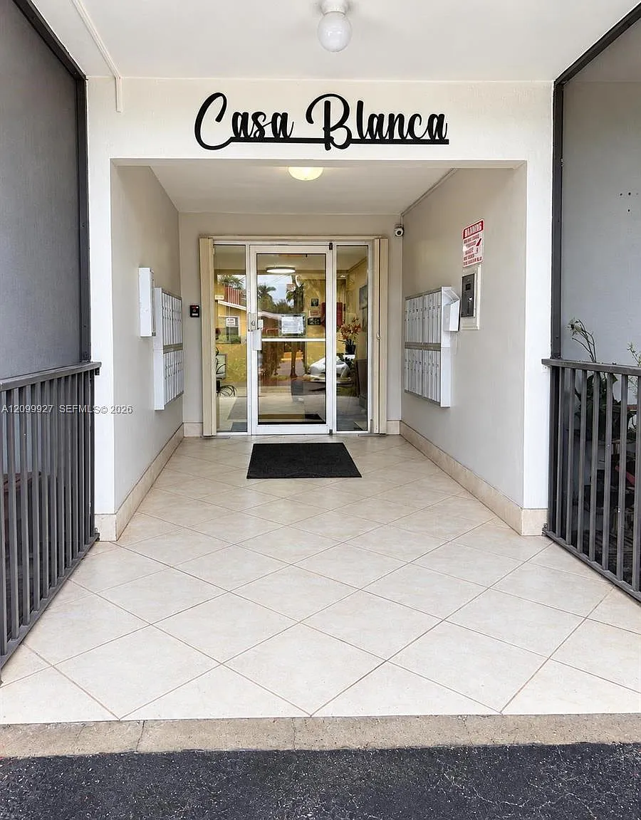 Casa Blanca Condo — Photo 2