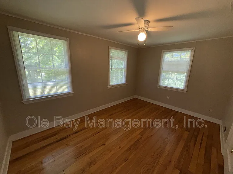 5175 Brentwood Ln — Photo 9