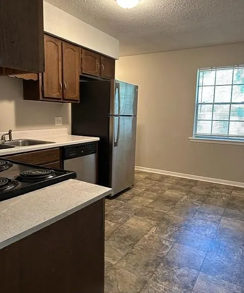 2116 Greenoaks Rd #1B — Photo 7