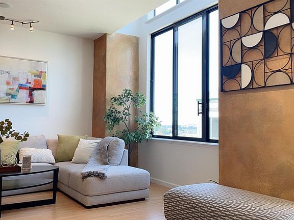 5th image of 71 Appian Way Unit B