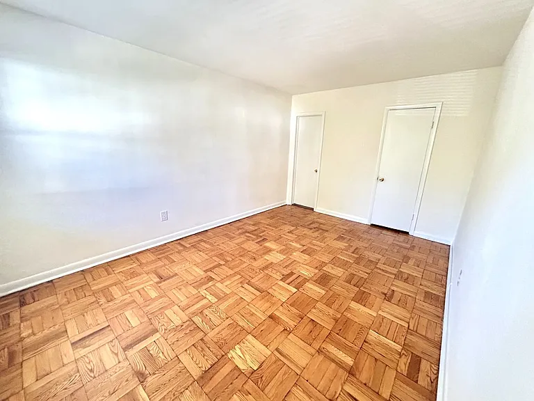Sheldrake Apartments — Photo 7