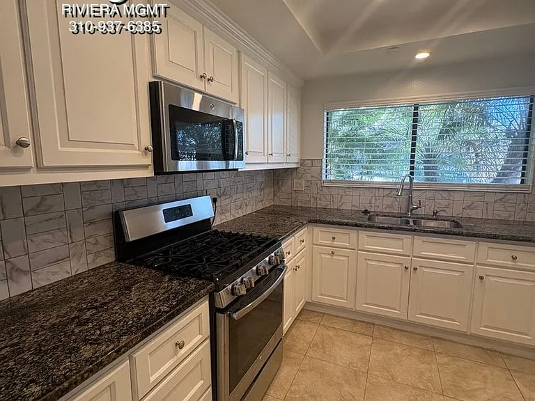 2300 Carnegie Ln #1 — Photo 2
