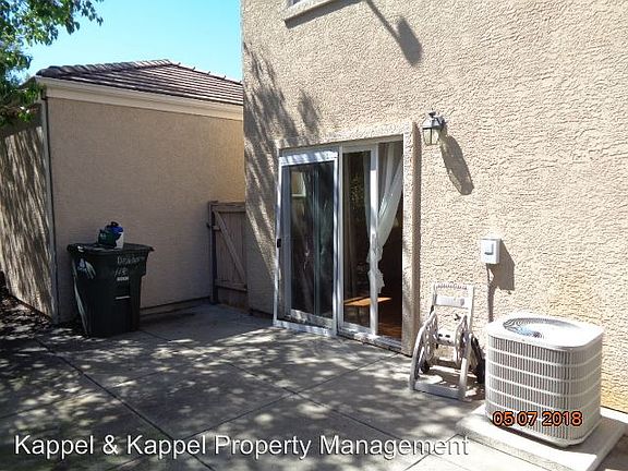 3rd image of 118 Dewberry Dr