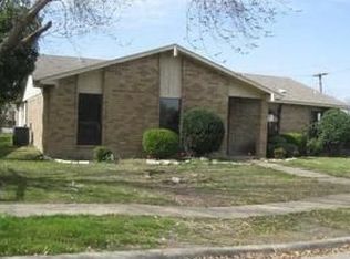 3451 Livingston Ln, Carrollton, TX 75007