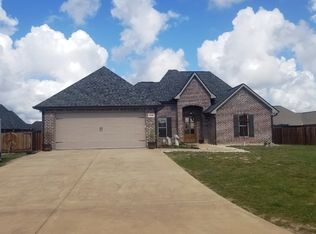 608 Woodland St, Iowa, LA 70647