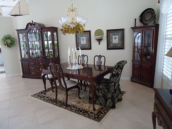4th image of 522 Lake Of The Woods Dr