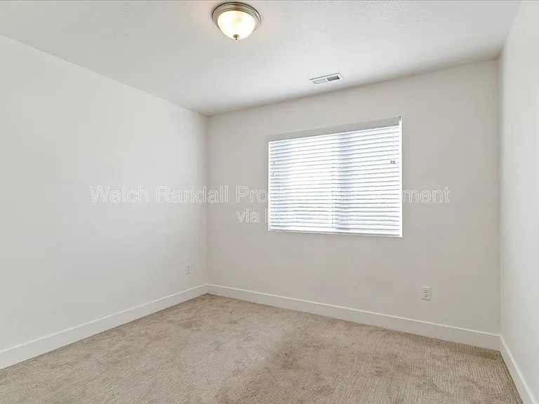 1177 W Shady Brook Ln #4 — Photo 16