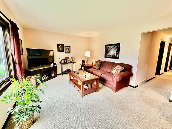 3rd image of 506 McDamyn Cir