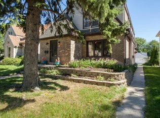 348 N 68th St, Wauwatosa, WI 53213