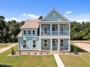 312 Cannonsgate Drive, Newport, NC 28570