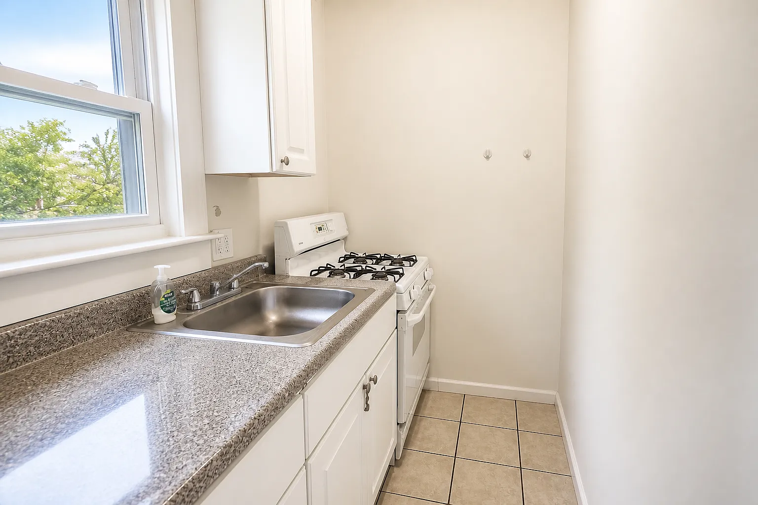 2 bed, $1,800 — Photo 3