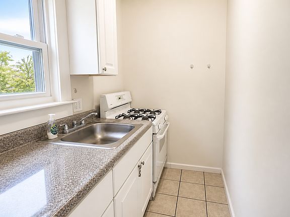 3rd image of 20 Amity St #2A