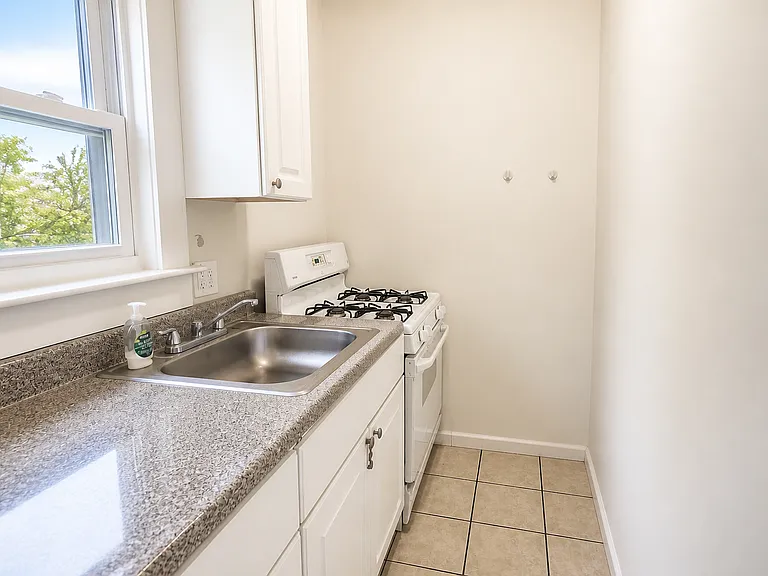 20 Amity St #2A — Photo 3