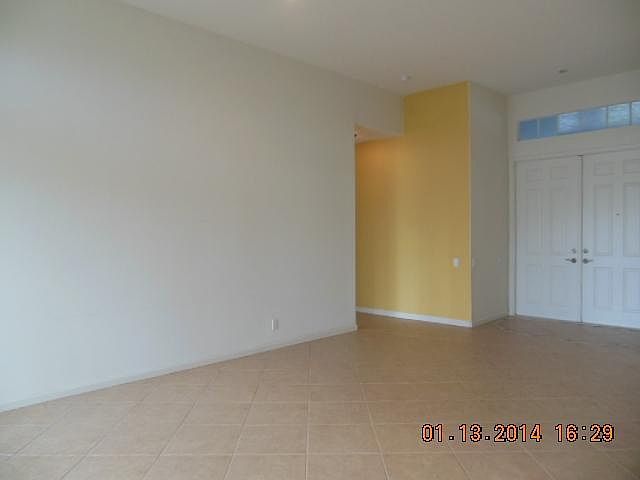 1st image of 117 NW Rockbridge Ct