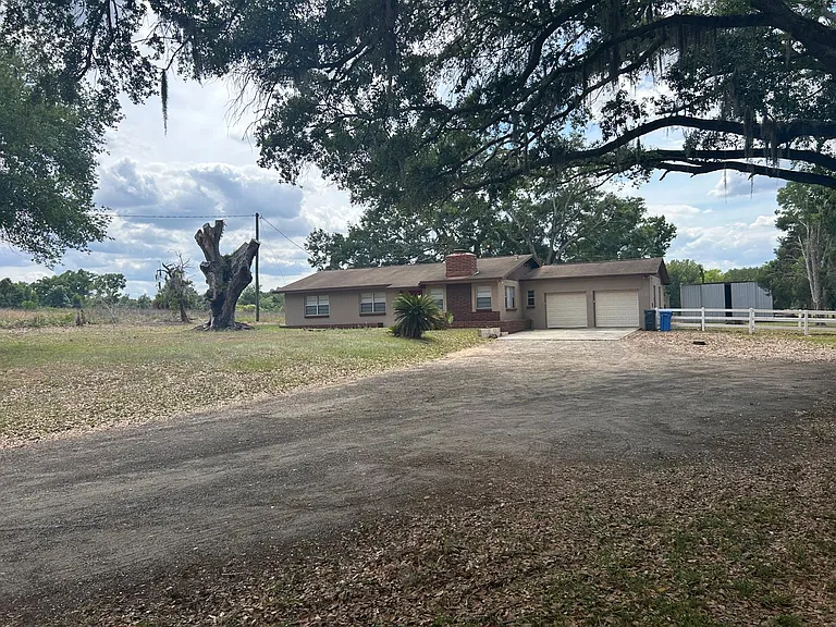 McIntosh Rd — Photo 2