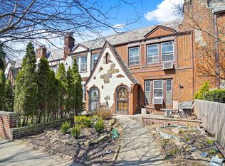 9417 68th Ave, Forest Hills, NY 11375