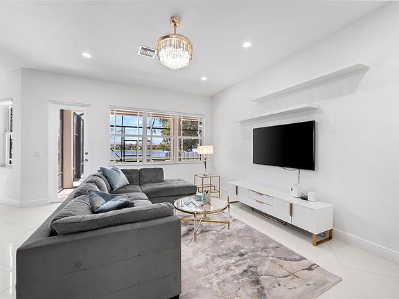 5th image of 8481 Miralago Way