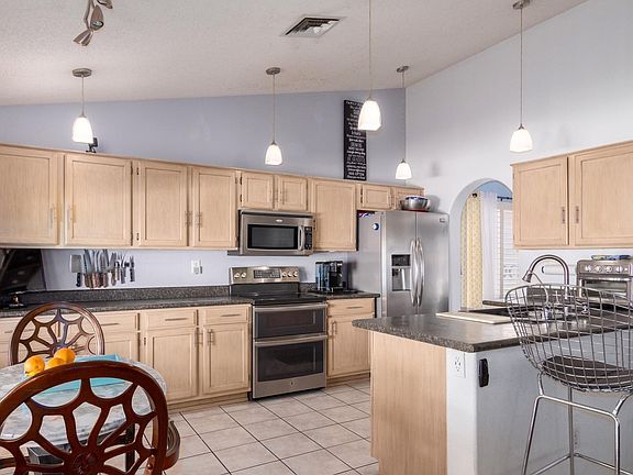 5th image of 11404 W Olive Dr