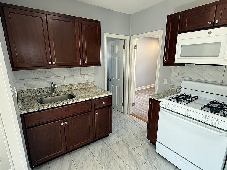 2641-2651 S Main St #1 — Photo 8