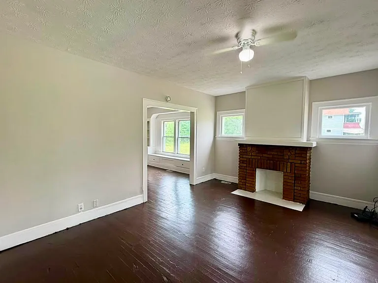 3454 E 118th St #1 — Photo 5